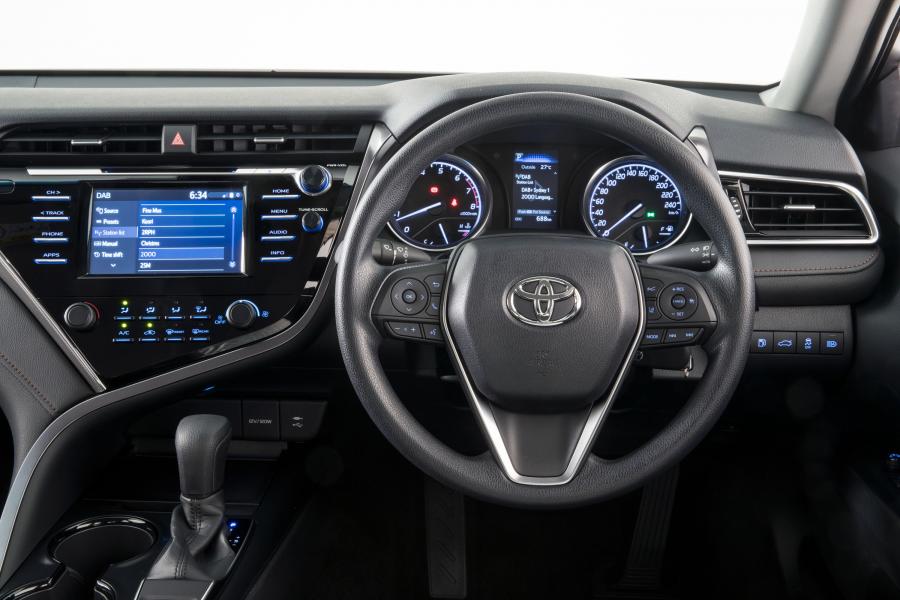 Панель приборов Toyota Camry Ascent 2017 года  (AU) (фото 8 из 11)